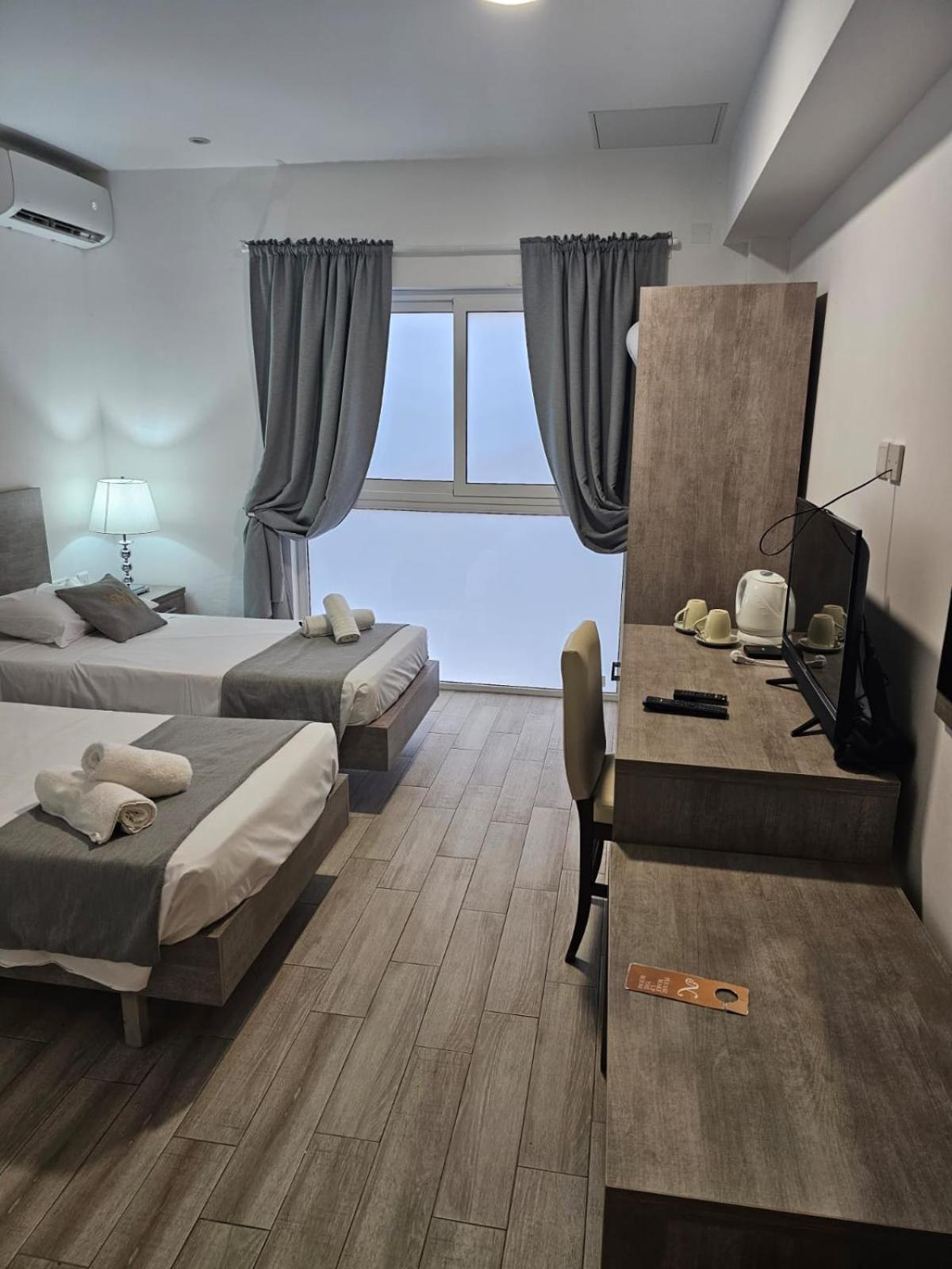 Napoli Suites Studios Aparthotel Saint Julian's Luaran gambar