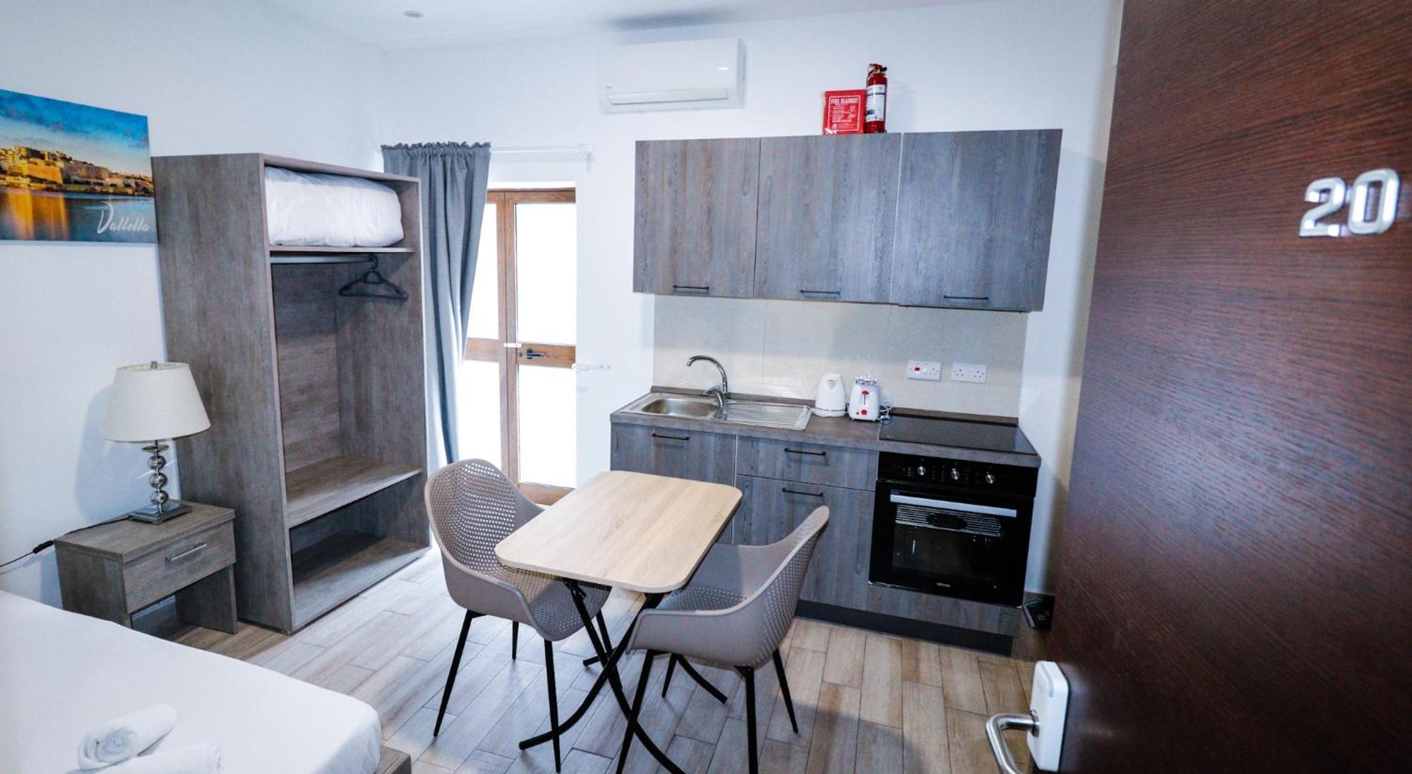 Napoli Suites Studios Aparthotel Saint Julian's Luaran gambar