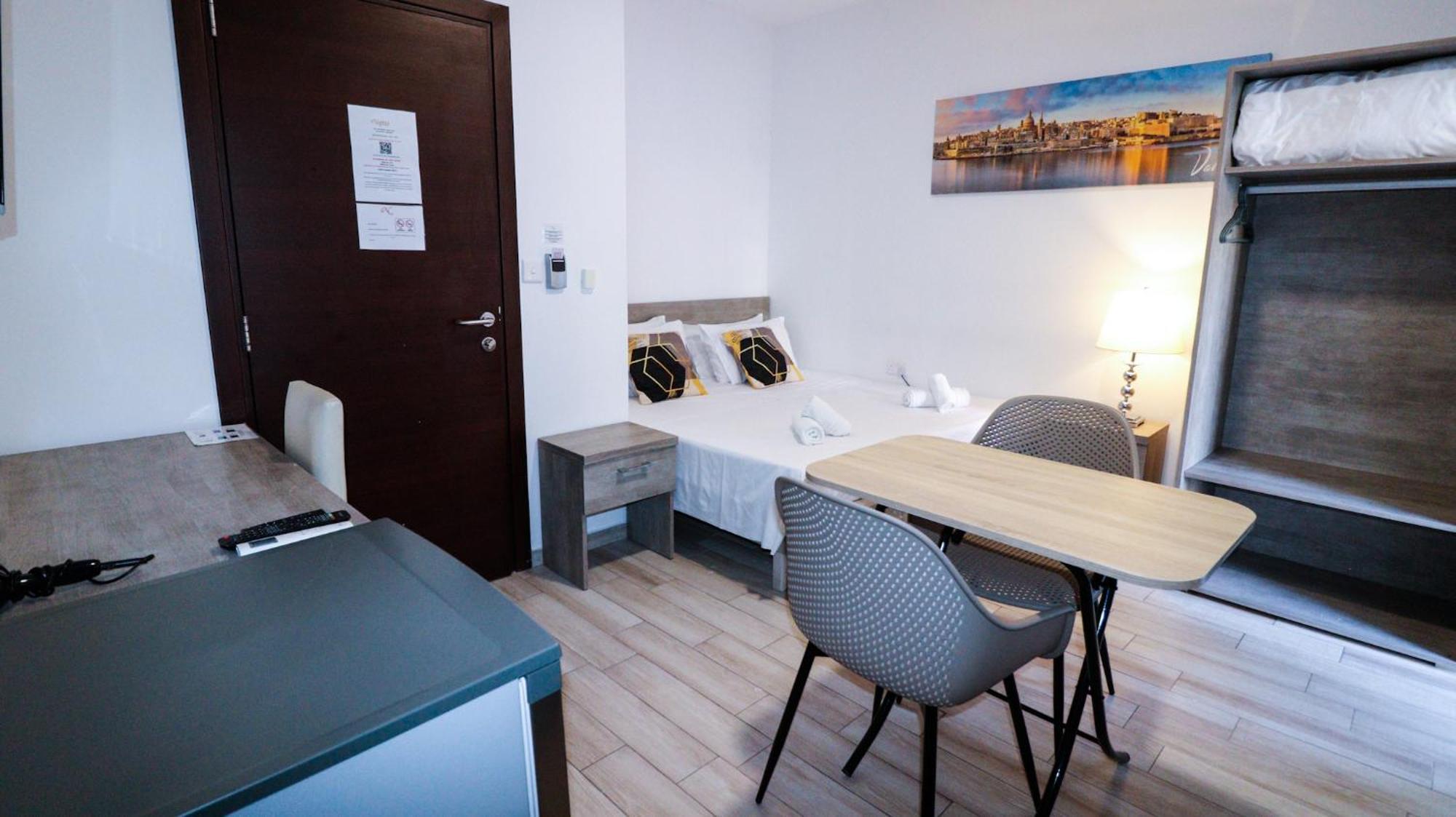 Napoli Suites Studios Aparthotel Saint Julian's Luaran gambar
