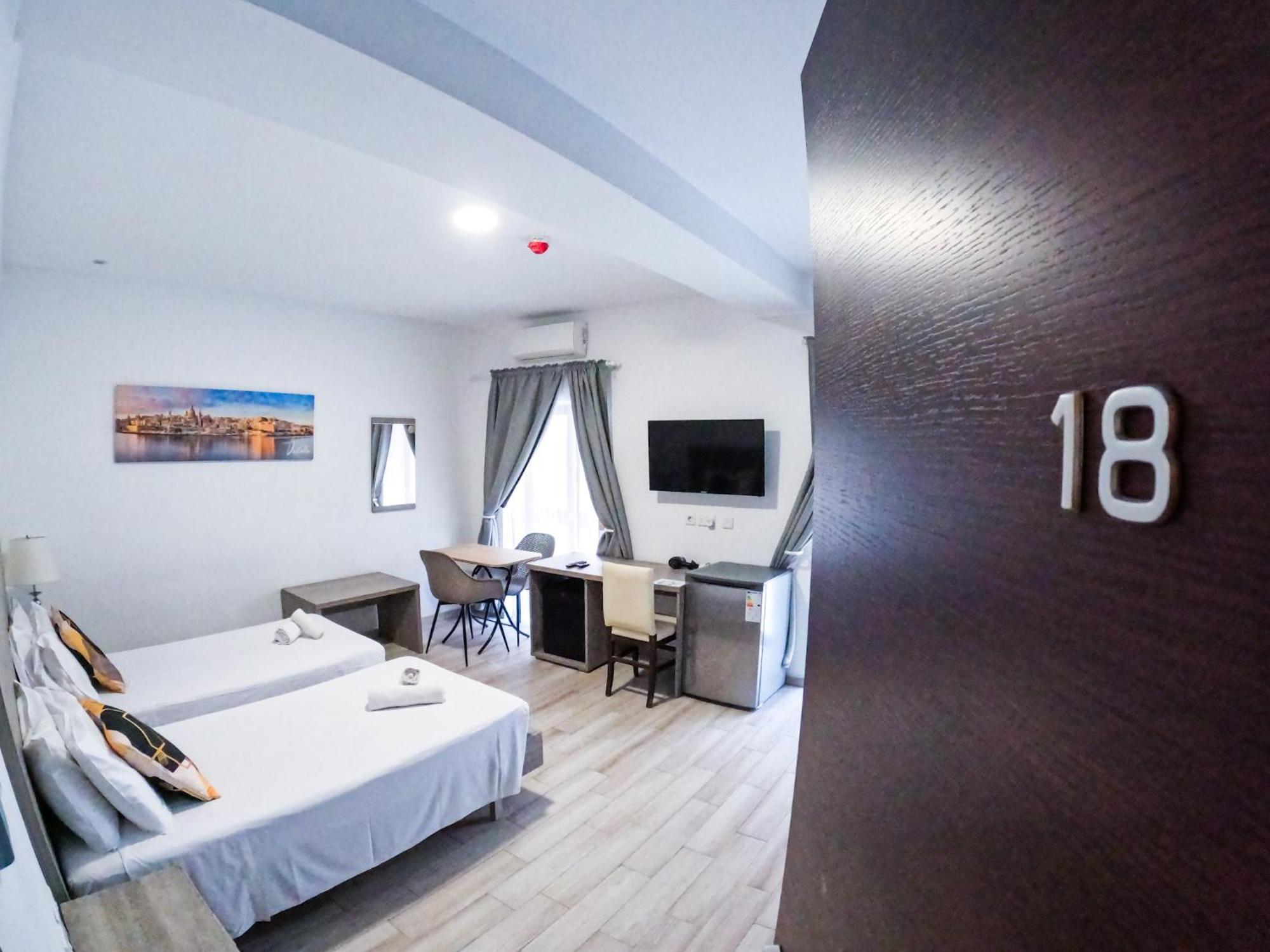 Napoli Suites Studios Aparthotel Saint Julian's Luaran gambar