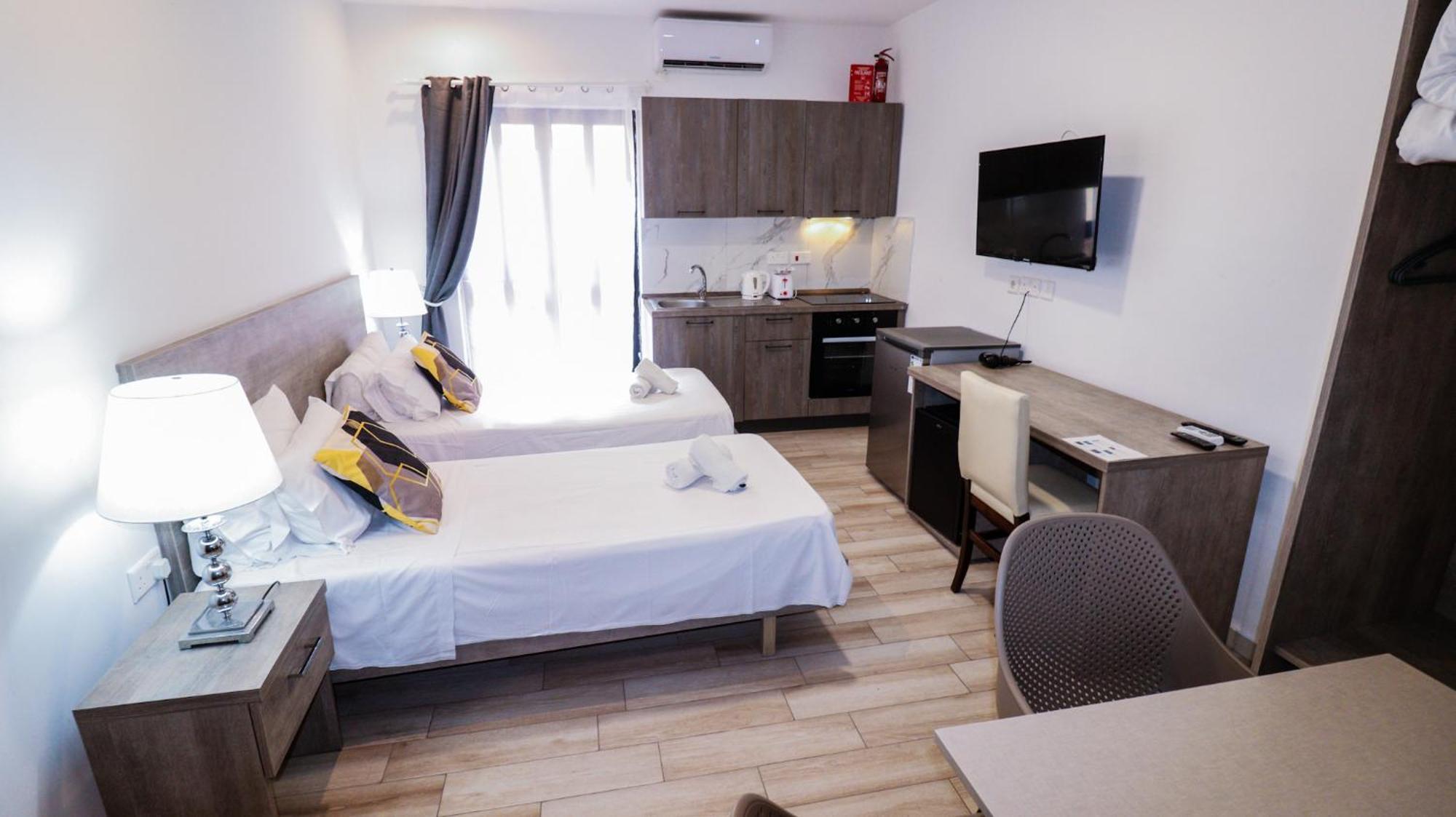 Napoli Suites Studios Aparthotel Saint Julian's Luaran gambar