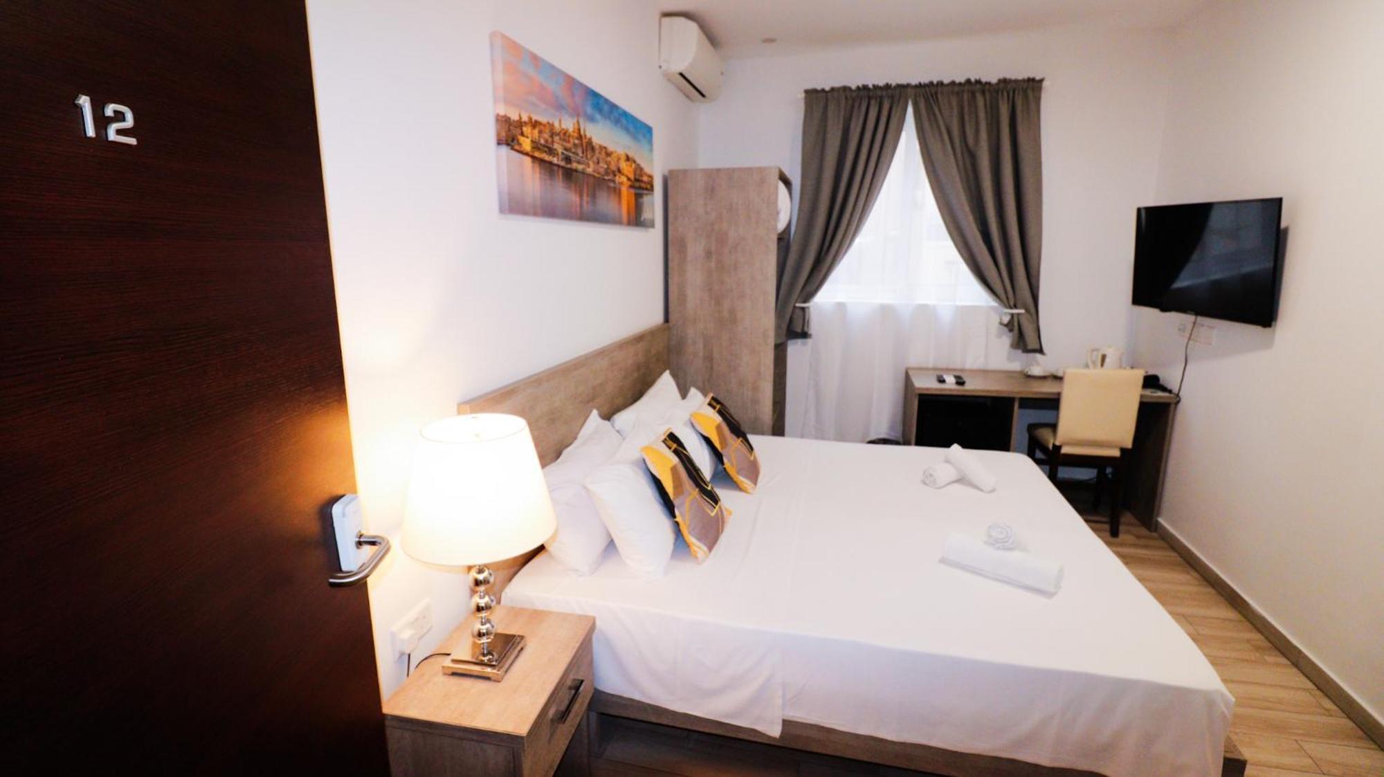 Napoli Suites Studios Aparthotel Saint Julian's Luaran gambar